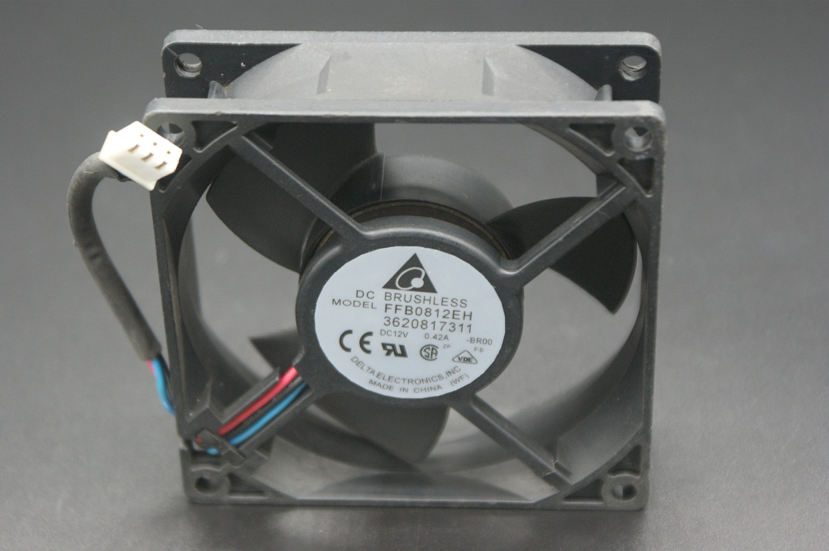 FFB0812EH-BR00 3620817311              Ventilador axil  12VDC 0.42A 80x80x25mm Server Cooling; PWM; con cable 3 y conector blanco; Delta 
